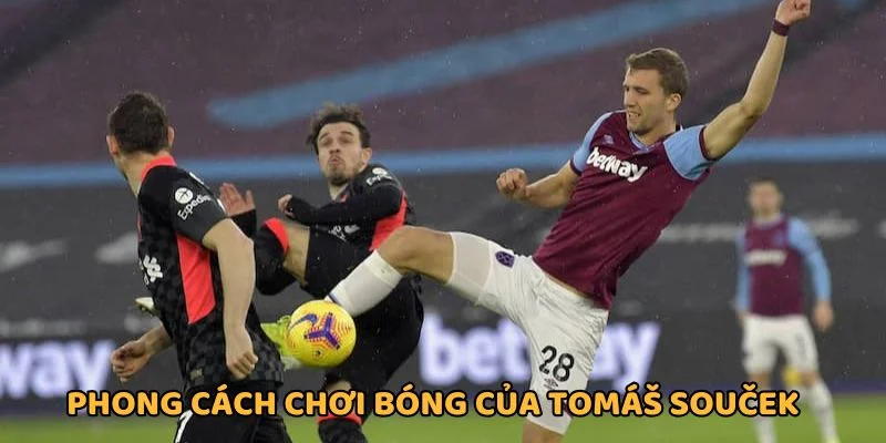 Tiền vệ người Séc có kỹ thuật tốt, chơi bóng lăn xả